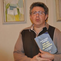 Laurent GROSS présente Jean-Claude AMEISEN... Sur les épaules de Darwin Laurent GROSS présente Jean-Claude AMEISEN... Sur les épaules de Darwin